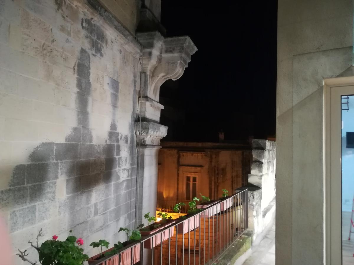 Dimora Dell'Artista Acomodação com café da manhã Lecce Exterior foto