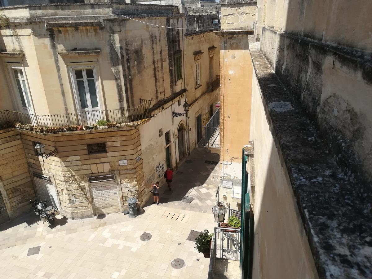 Dimora Dell'Artista Acomodação com café da manhã Lecce Exterior foto