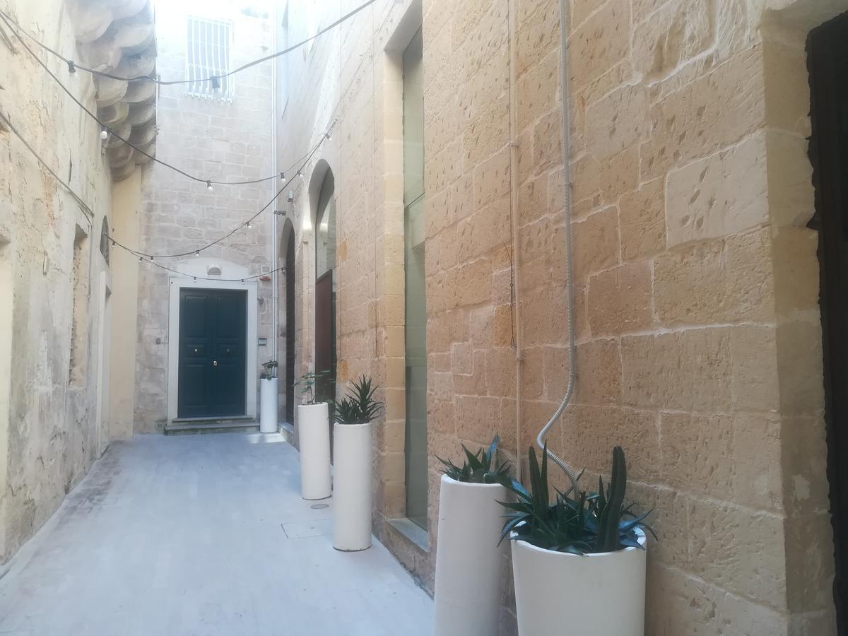 Dimora Dell'Artista Acomodação com café da manhã Lecce Exterior foto