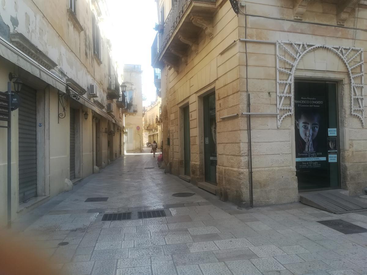 Dimora Dell'Artista Acomodação com café da manhã Lecce Exterior foto