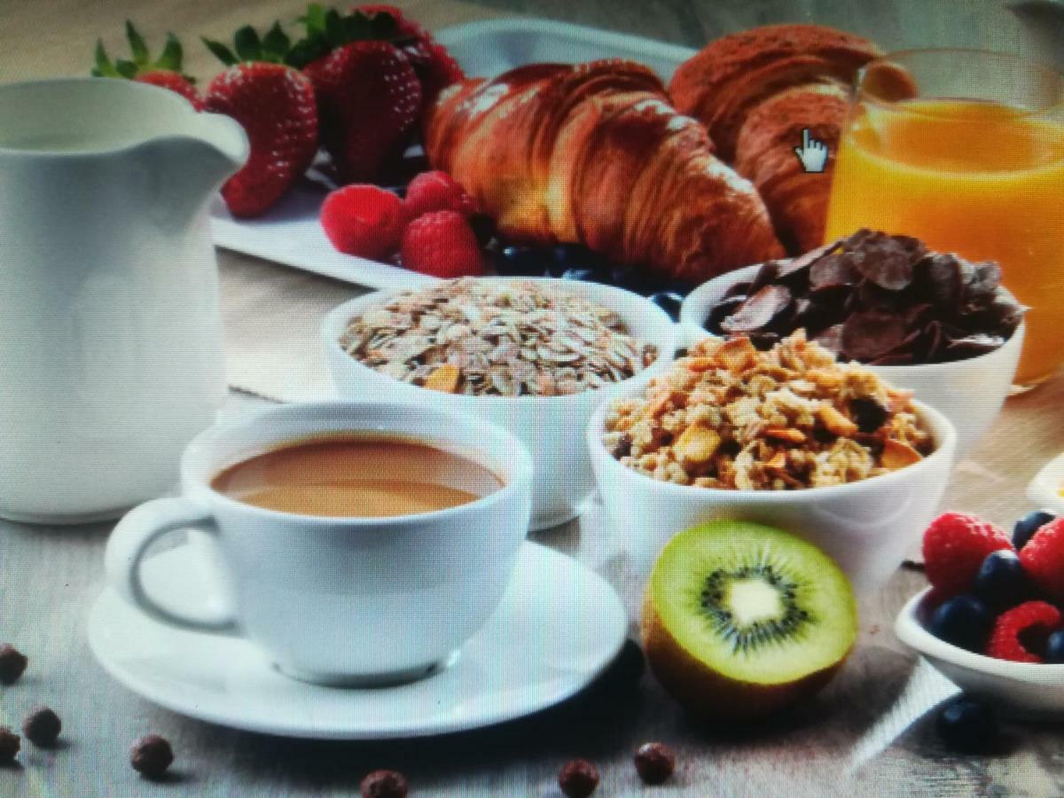 Dimora Dell'Artista Acomodação com café da manhã Lecce Exterior foto